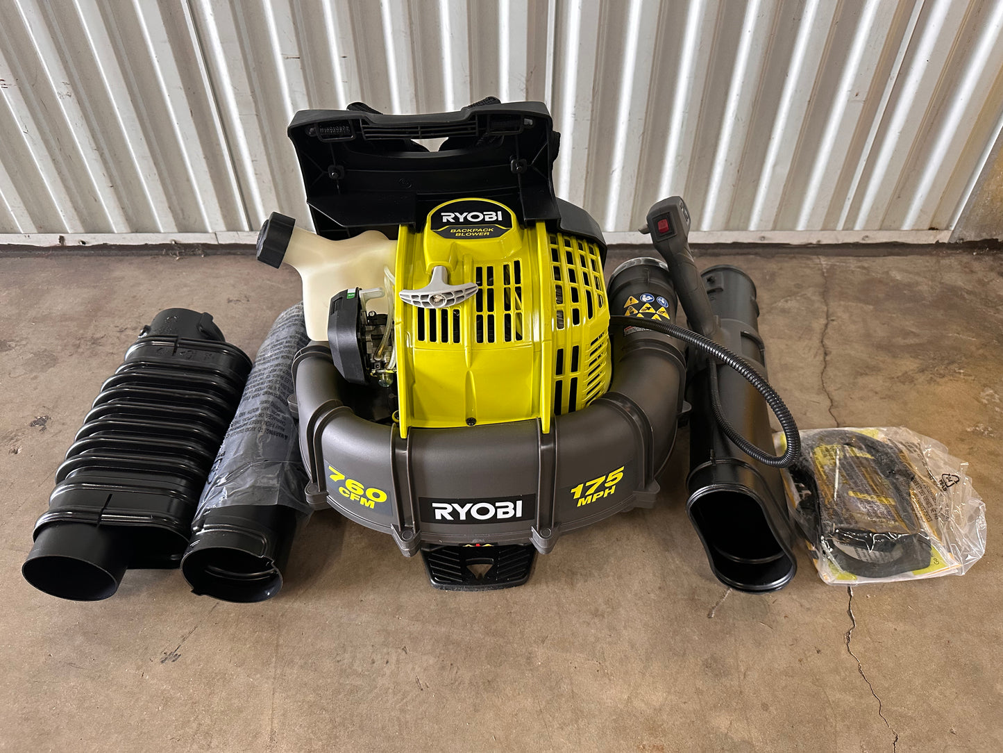 2 CYCLE 760 CFM BACKPACK BLOWER (USED) like new