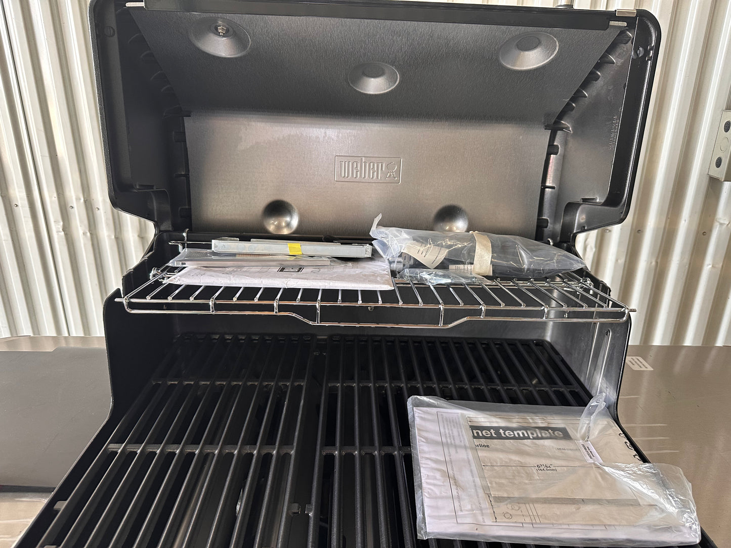 Weber Genesis Smart EX-325s 3-Burner Natural Gas Grill in Black with Connect Smart Grilling Technology